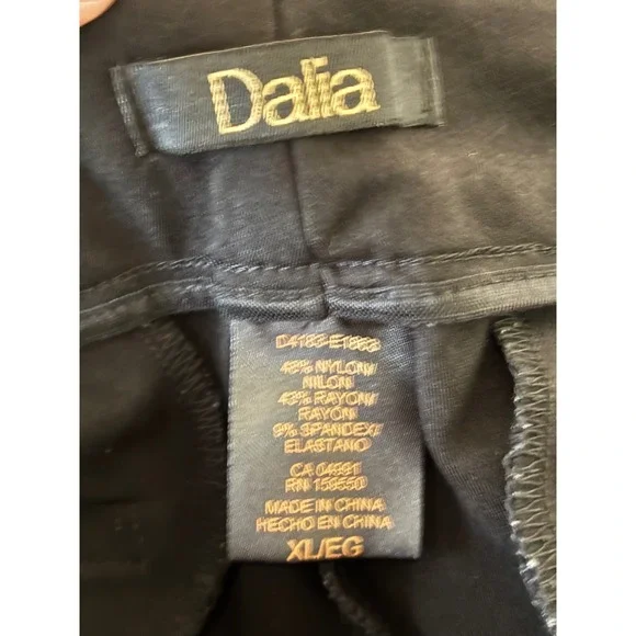 Dalia Black Pull On Stretch Dress Pants Tapered Leg Size XL D4183-E1863 (P6) - Picture 4 of 9